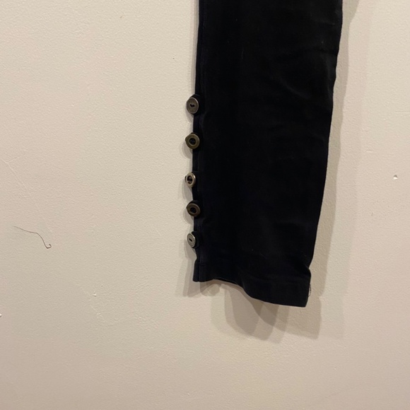 **$5 SALE** Soft Surroundings Black Mid Rise Button Hem Leggings Size XS - Picture 3 of 4